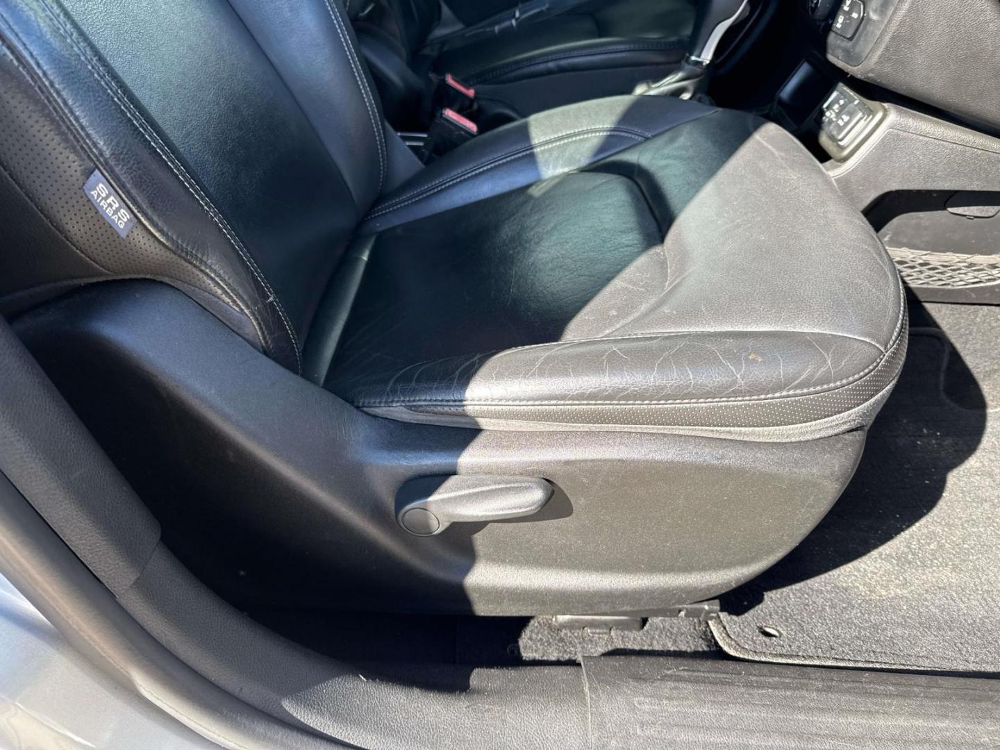 2018 Silver /Black Jeep Renegade Limited FWD (ZACCJADB9JP) , Automatic transmission, located at 6904 Johnston St., Lafayette, LA, 70503, (337) 988-1960, 30.143589, -92.100601 - Photo#10