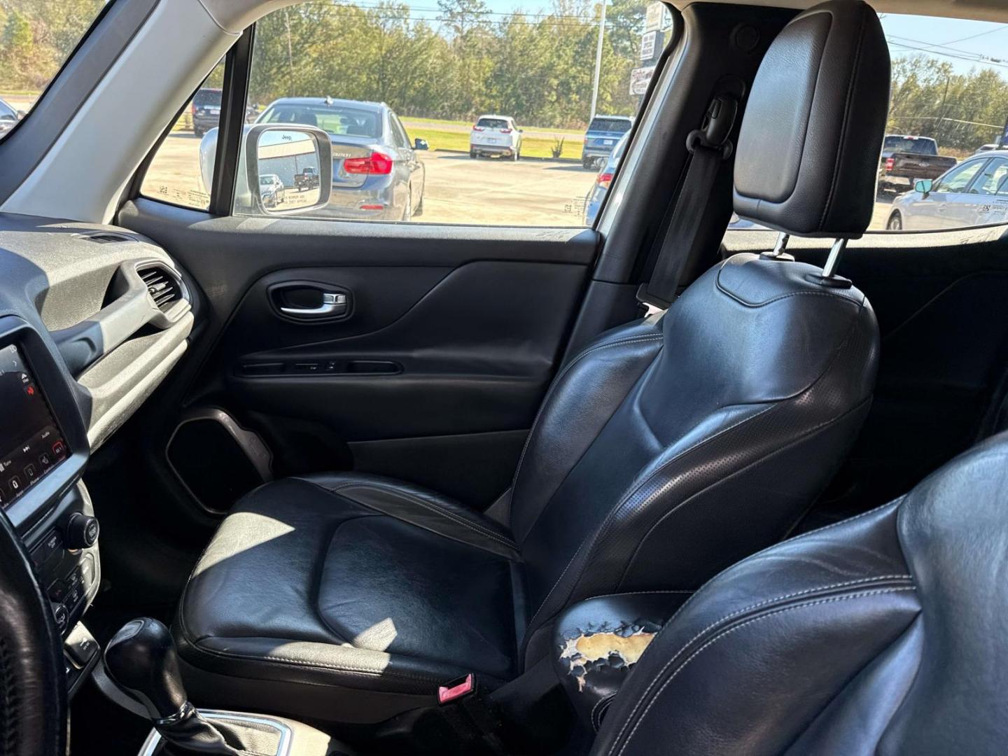 2018 Silver /Black Jeep Renegade Limited FWD (ZACCJADB9JP) , Automatic transmission, located at 6904 Johnston St., Lafayette, LA, 70503, (337) 988-1960, 30.143589, -92.100601 - Photo#14