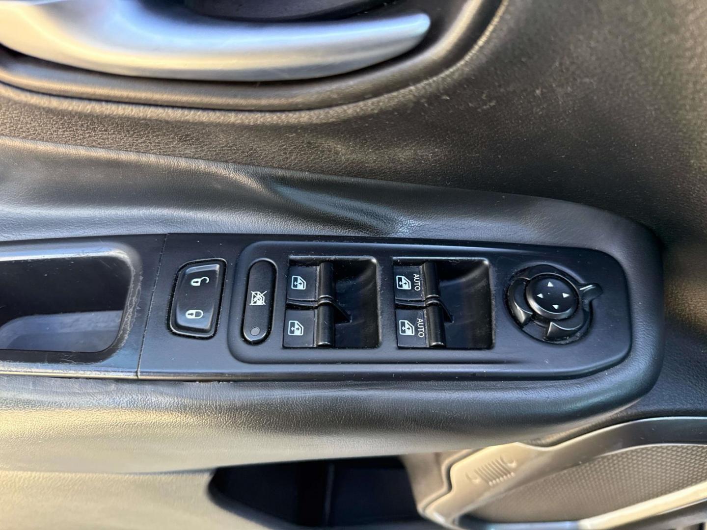 2018 Silver /Black Jeep Renegade Limited FWD (ZACCJADB9JP) , Automatic transmission, located at 6904 Johnston St., Lafayette, LA, 70503, (337) 988-1960, 30.143589, -92.100601 - Photo#17