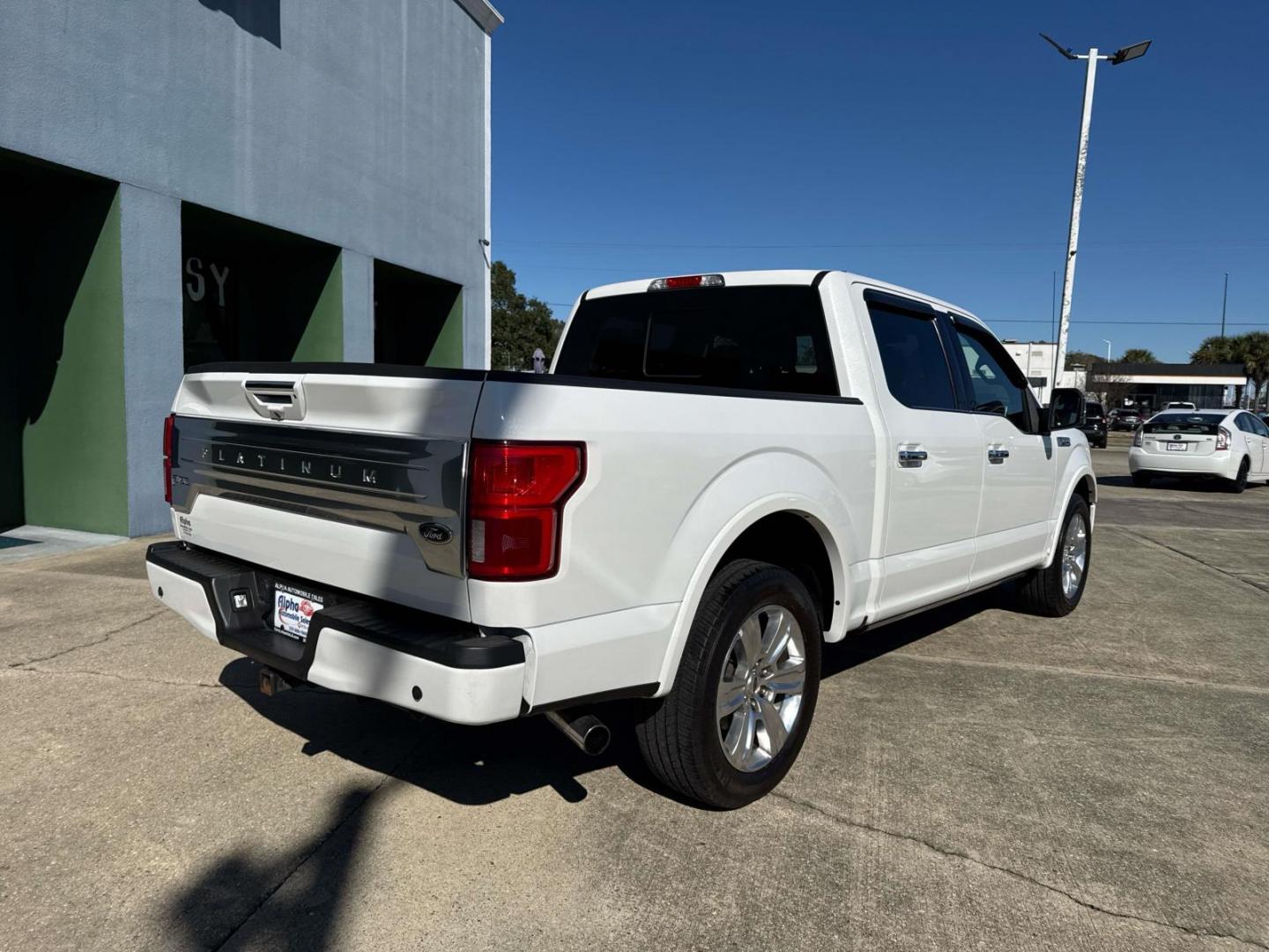2020 Star White Metallic Tri-Coat /Black Ford F-150 Platinum 2WD SuperCrew 5.5' Box (1FTEW1C59LF) , Automatic transmission, located at 6904 Johnston St., Lafayette, LA, 70503, (337) 988-1960, 30.143589, -92.100601 - Photo#6