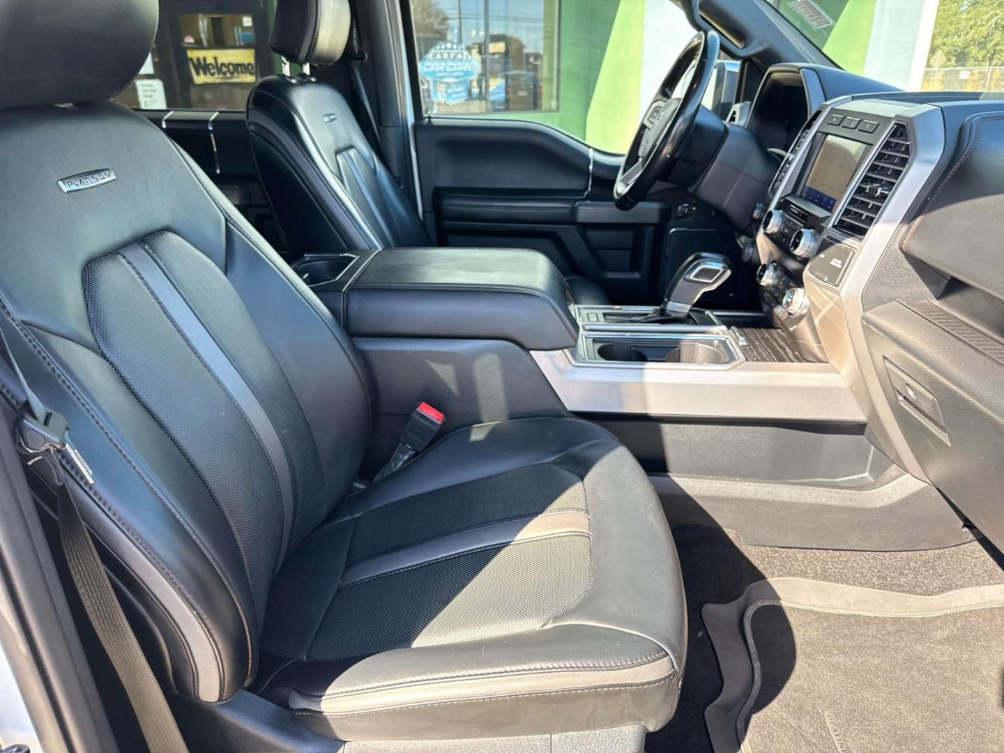 2020 Star White Metallic Tri-Coat /Black Ford F-150 Platinum 2WD SuperCrew 5.5' Box (1FTEW1C59LF) , Automatic transmission, located at 6904 Johnston St., Lafayette, LA, 70503, (337) 988-1960, 30.143589, -92.100601 - Photo#9