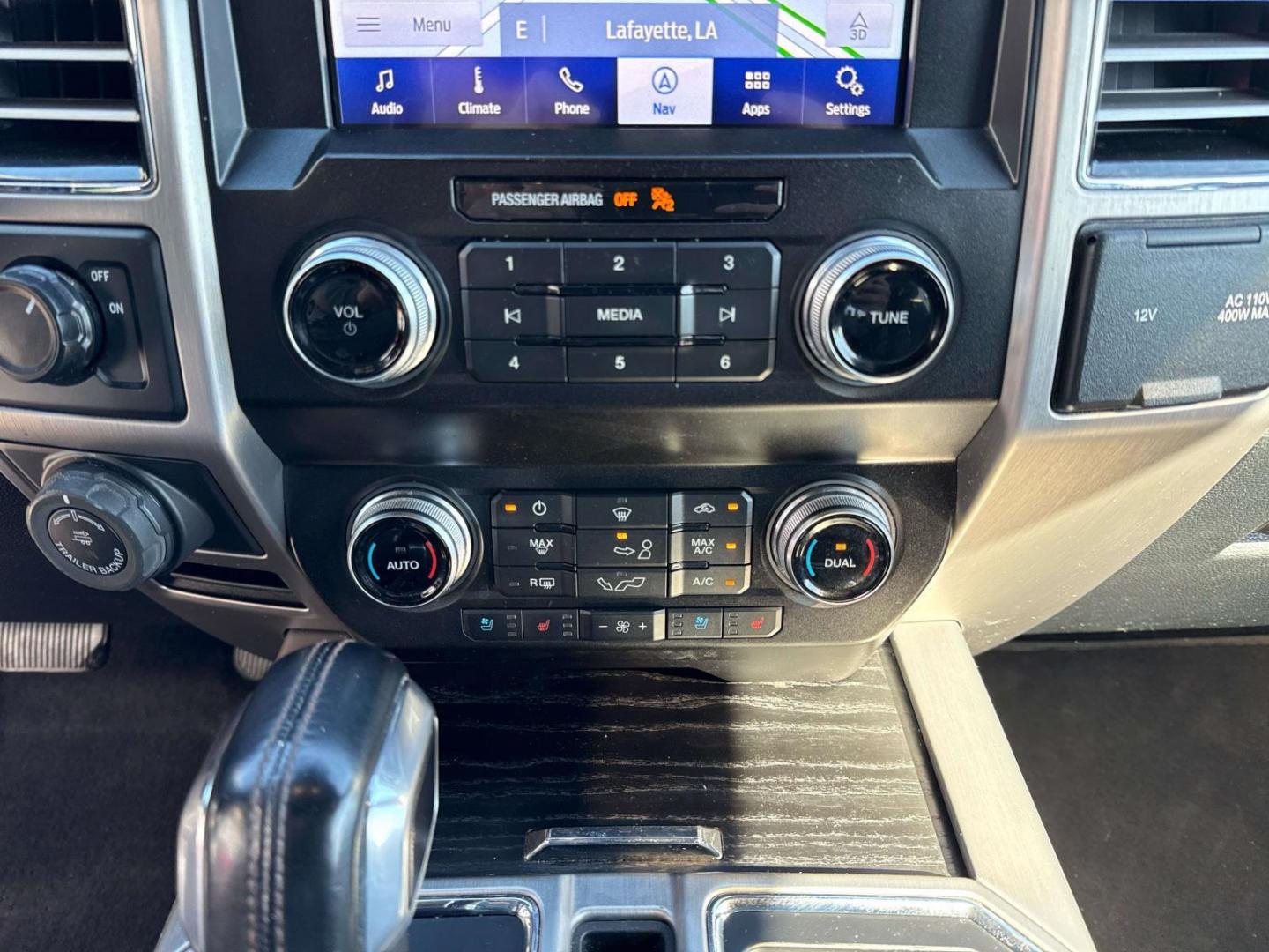 2020 Star White Metallic Tri-Coat /Black Ford F-150 Platinum 2WD SuperCrew 5.5' Box (1FTEW1C59LF) , Automatic transmission, located at 6904 Johnston St., Lafayette, LA, 70503, (337) 988-1960, 30.143589, -92.100601 - Photo#25