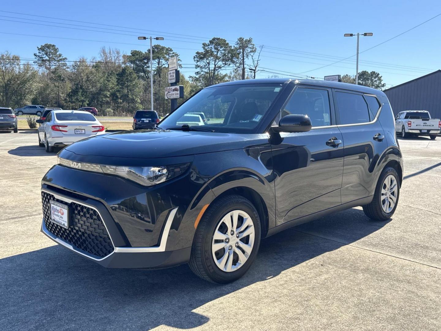 2024 Black /Black/Gray Kia Soul LX IVT (KNDJ23AUXR7) , Automatic transmission, located at 6904 Johnston St., Lafayette, LA, 70503, (337) 988-1960, 30.143589, -92.100601 - Photo#2