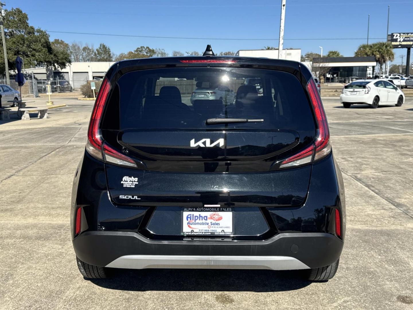 2024 Black /Black/Gray Kia Soul LX IVT (KNDJ23AUXR7) , Automatic transmission, located at 6904 Johnston St., Lafayette, LA, 70503, (337) 988-1960, 30.143589, -92.100601 - Photo#5