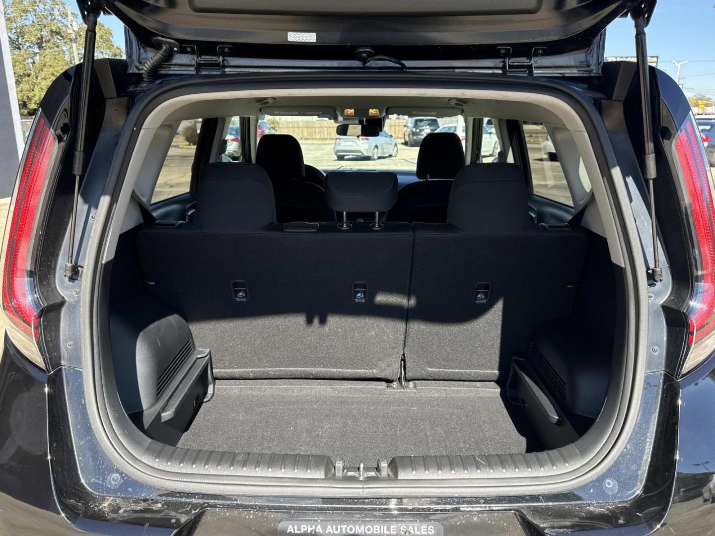 2024 Black /Black/Gray Kia Soul LX IVT (KNDJ23AUXR7) , Automatic transmission, located at 6904 Johnston St., Lafayette, LA, 70503, (337) 988-1960, 30.143589, -92.100601 - Photo#7