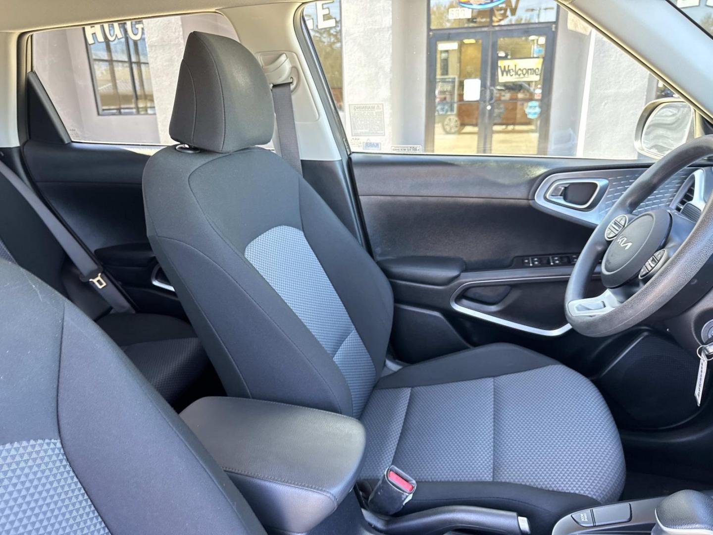 2024 Black /Black/Gray Kia Soul LX IVT (KNDJ23AUXR7) , Automatic transmission, located at 6904 Johnston St., Lafayette, LA, 70503, (337) 988-1960, 30.143589, -92.100601 - Photo#10