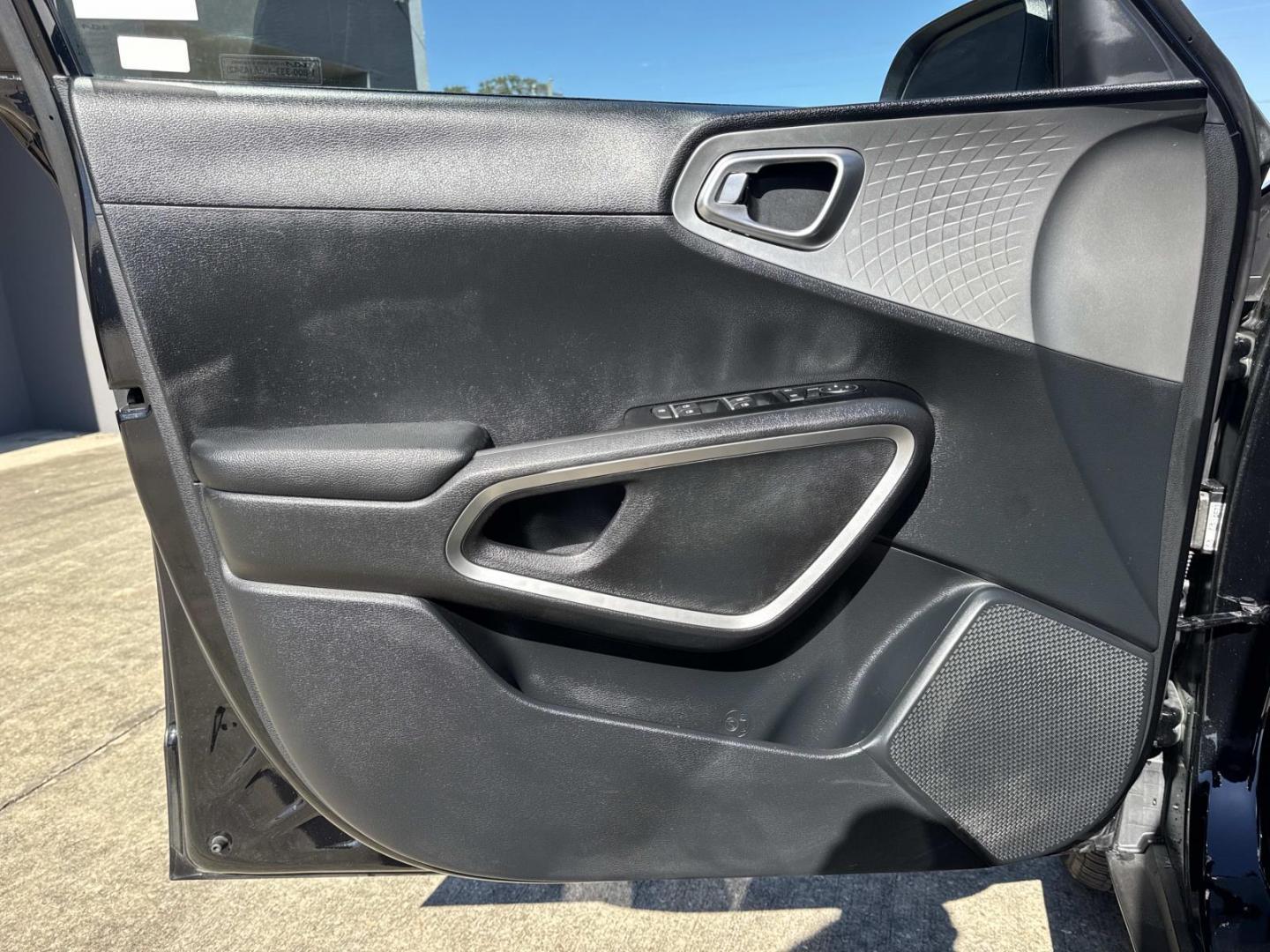 2024 Black /Black/Gray Kia Soul LX IVT (KNDJ23AUXR7) , Automatic transmission, located at 6904 Johnston St., Lafayette, LA, 70503, (337) 988-1960, 30.143589, -92.100601 - Photo#18