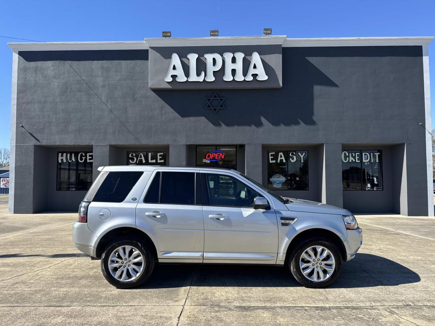 2014 Silver /Tan Land Rover LR2 AWD 4dr (SALFR2BG4EH) , Automatic transmission, located at 6904 Johnston St., Lafayette, LA, 70503, (337) 988-1960, 30.143589, -92.100601 - Photo#0