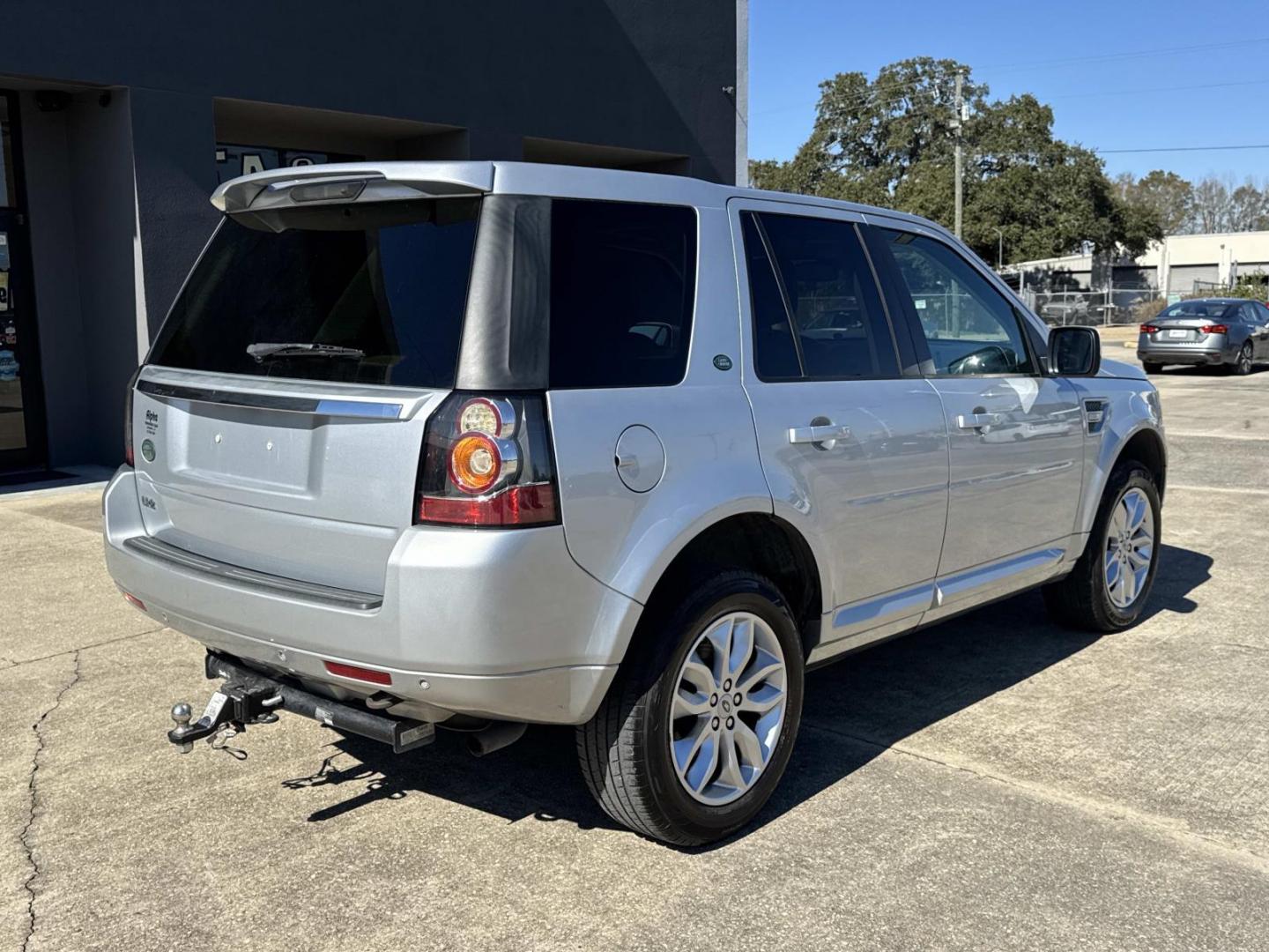 2014 Silver /Tan Land Rover LR2 AWD 4dr (SALFR2BG4EH) , Automatic transmission, located at 6904 Johnston St., Lafayette, LA, 70503, (337) 988-1960, 30.143589, -92.100601 - Photo#6