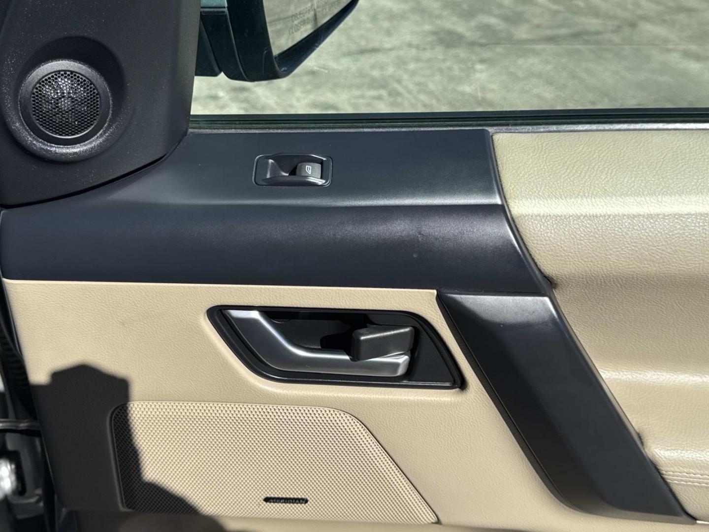 2014 Silver /Tan Land Rover LR2 AWD 4dr (SALFR2BG4EH) , Automatic transmission, located at 6904 Johnston St., Lafayette, LA, 70503, (337) 988-1960, 30.143589, -92.100601 - Photo#14