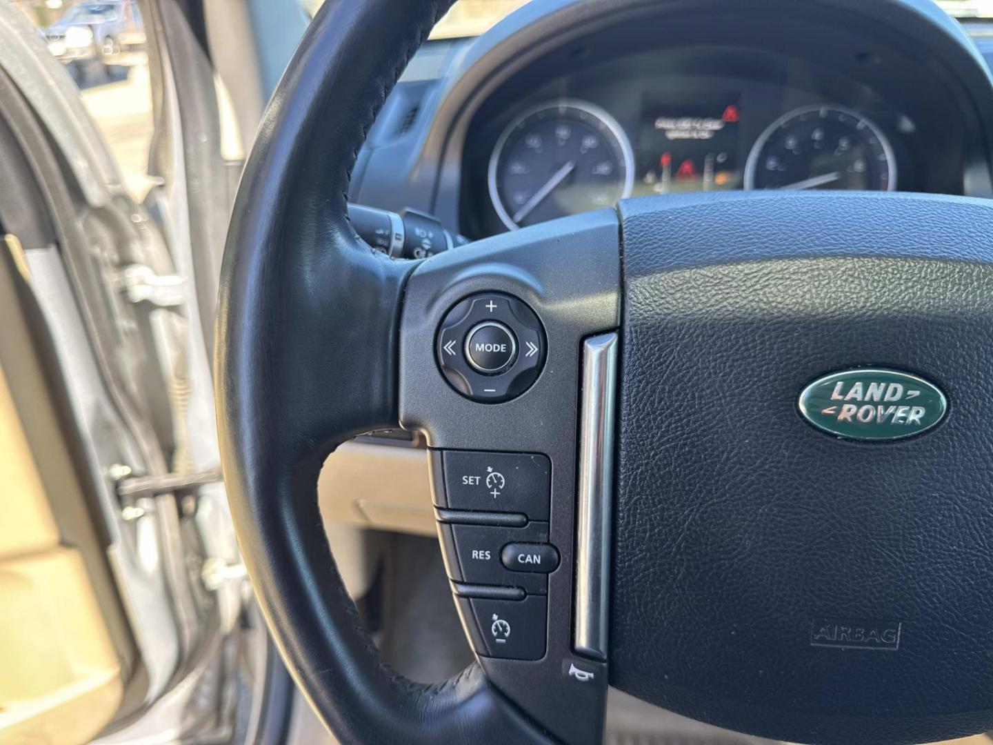 2014 Silver /Tan Land Rover LR2 AWD 4dr (SALFR2BG4EH) , Automatic transmission, located at 6904 Johnston St., Lafayette, LA, 70503, (337) 988-1960, 30.143589, -92.100601 - Photo#22