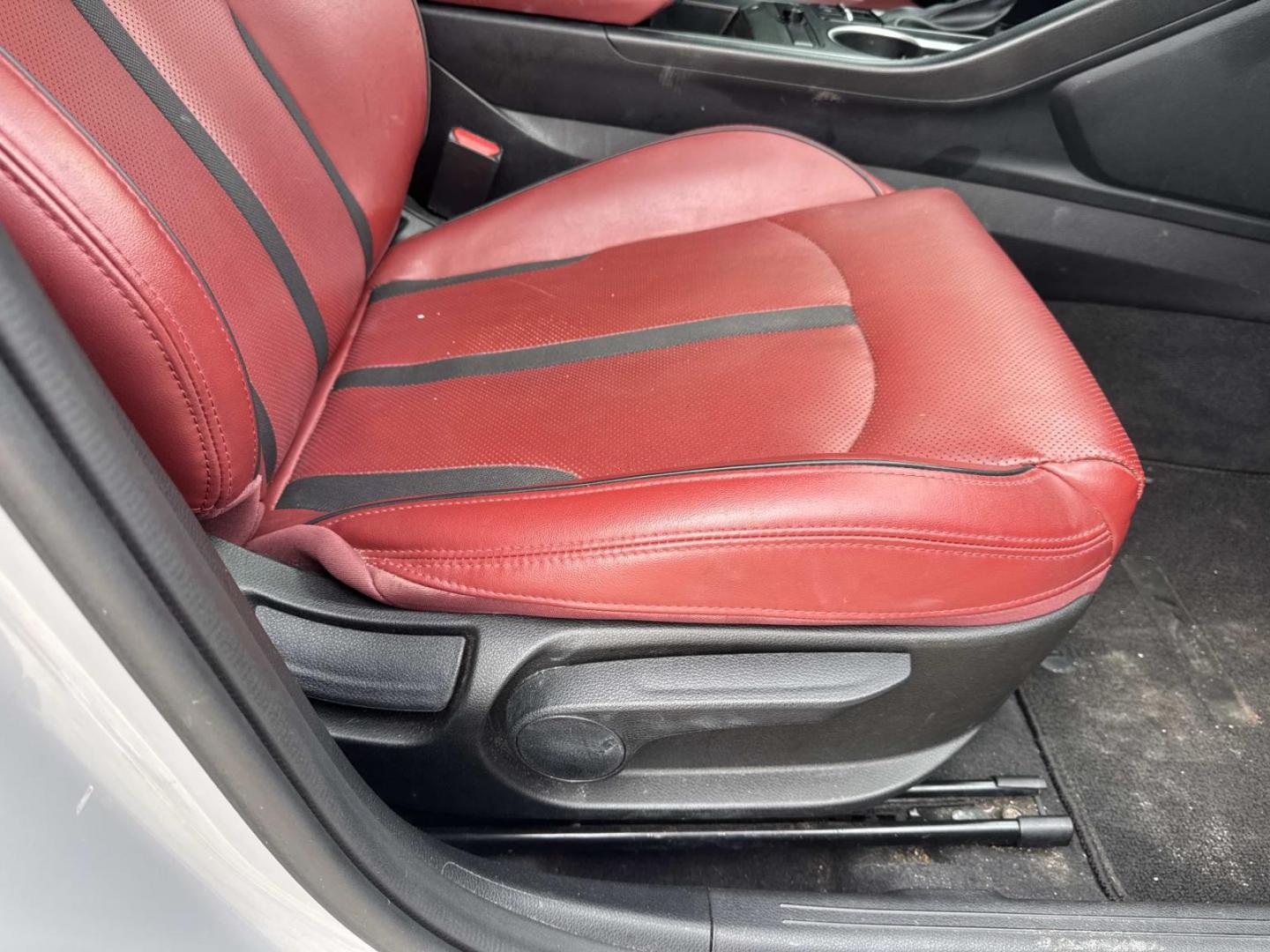 2021 Wolf Gray /Red Kia K5 GT-Line Auto FWD (5XXG64J20MG) , Automatic transmission, located at 6904 Johnston St., Lafayette, LA, 70503, (337) 988-1960, 30.143589, -92.100601 - Photo#10