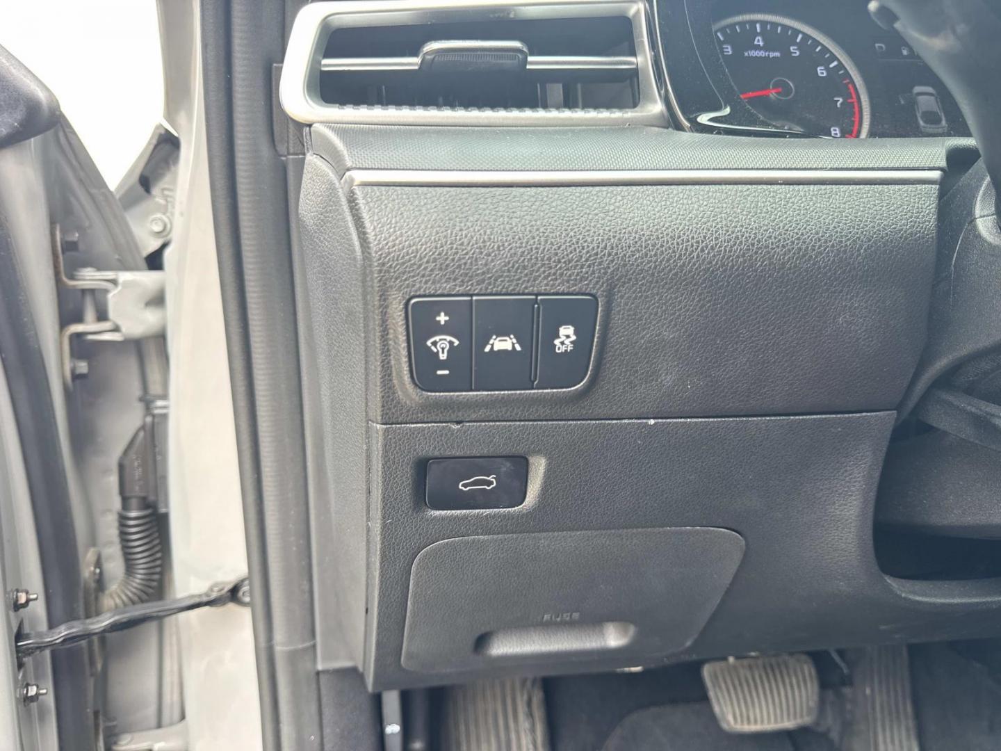 2021 Wolf Gray /Red Kia K5 GT-Line Auto FWD (5XXG64J20MG) , Automatic transmission, located at 6904 Johnston St., Lafayette, LA, 70503, (337) 988-1960, 30.143589, -92.100601 - Photo#20