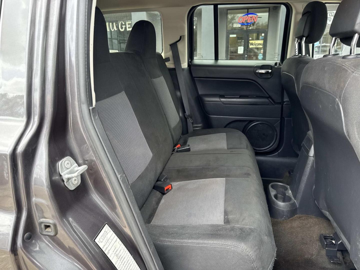 2017 Gray /Gray Jeep Patriot Latitude FWD (1C4NJPFB4HD) , Automatic transmission, located at 6904 Johnston St., Lafayette, LA, 70503, (337) 988-1960, 30.143589, -92.100601 - Photo#8