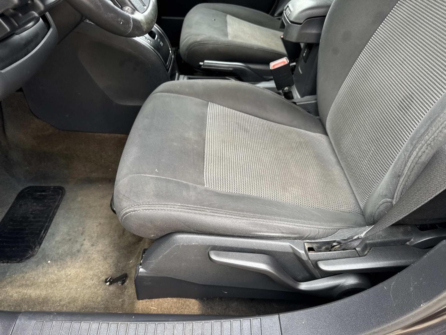 2017 Gray /Gray Jeep Patriot Latitude FWD (1C4NJPFB4HD) , Automatic transmission, located at 6904 Johnston St., Lafayette, LA, 70503, (337) 988-1960, 30.143589, -92.100601 - Photo#15