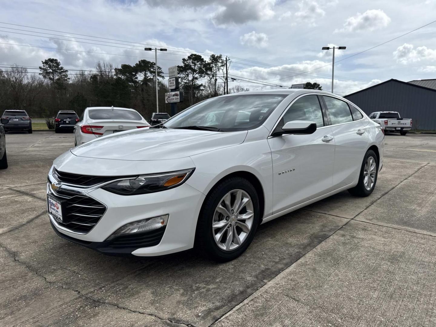 2023 White /Black Chevrolet Malibu 4dr Sdn 1LT (1G1ZD5ST1PF) , Automatic transmission, located at 6904 Johnston St., Lafayette, LA, 70503, (337) 988-1960, 30.143589, -92.100601 - Photo#2