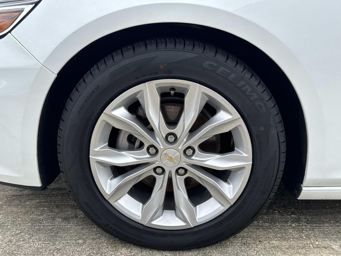 2023 White /Black Chevrolet Malibu 4dr Sdn 1LT (1G1ZD5ST1PF) , Automatic transmission, located at 6904 Johnston St., Lafayette, LA, 70503, (337) 988-1960, 30.143589, -92.100601 - Photo#3