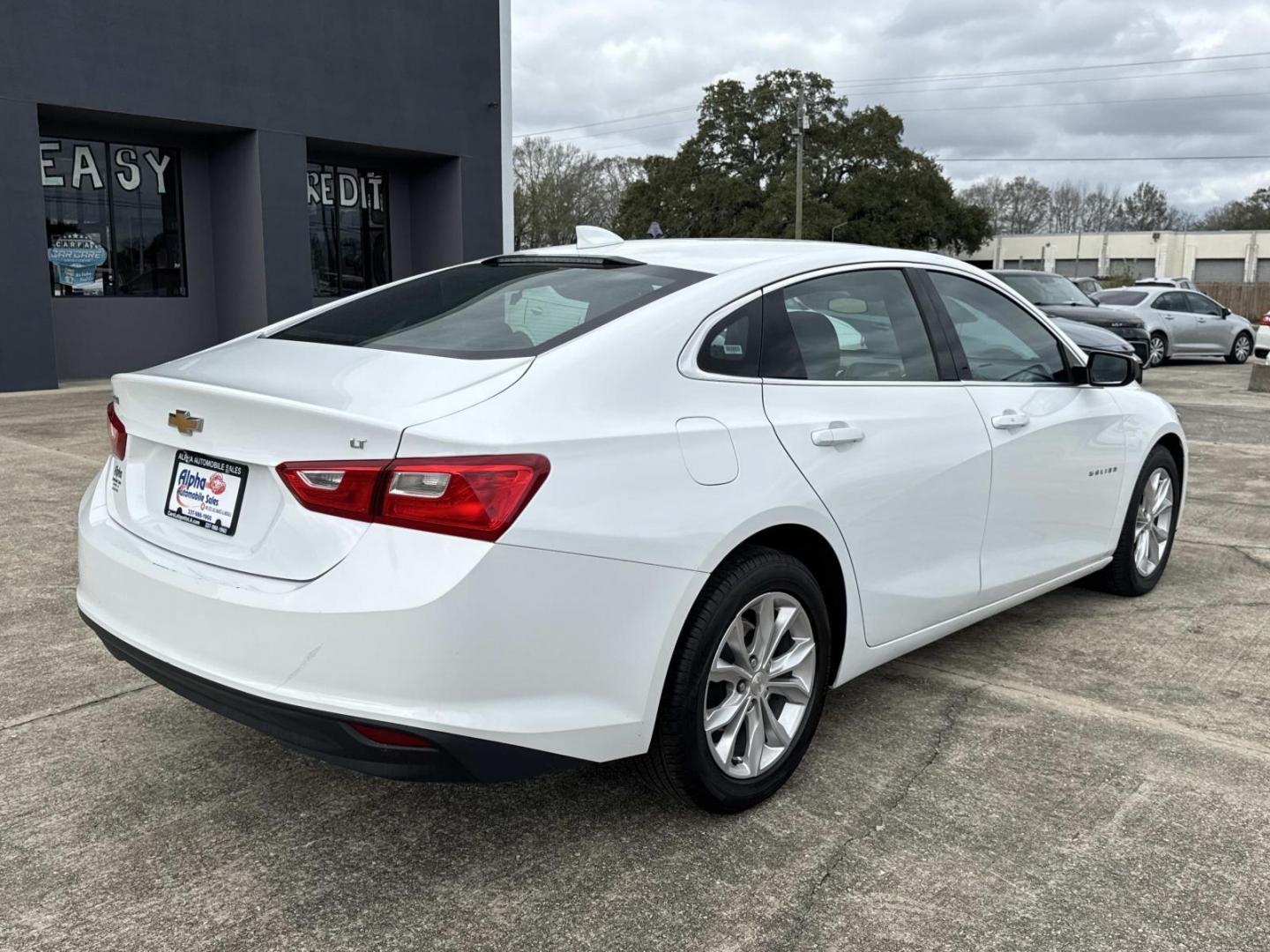 2023 White /Black Chevrolet Malibu 4dr Sdn 1LT (1G1ZD5ST1PF) , Automatic transmission, located at 6904 Johnston St., Lafayette, LA, 70503, (337) 988-1960, 30.143589, -92.100601 - Photo#6