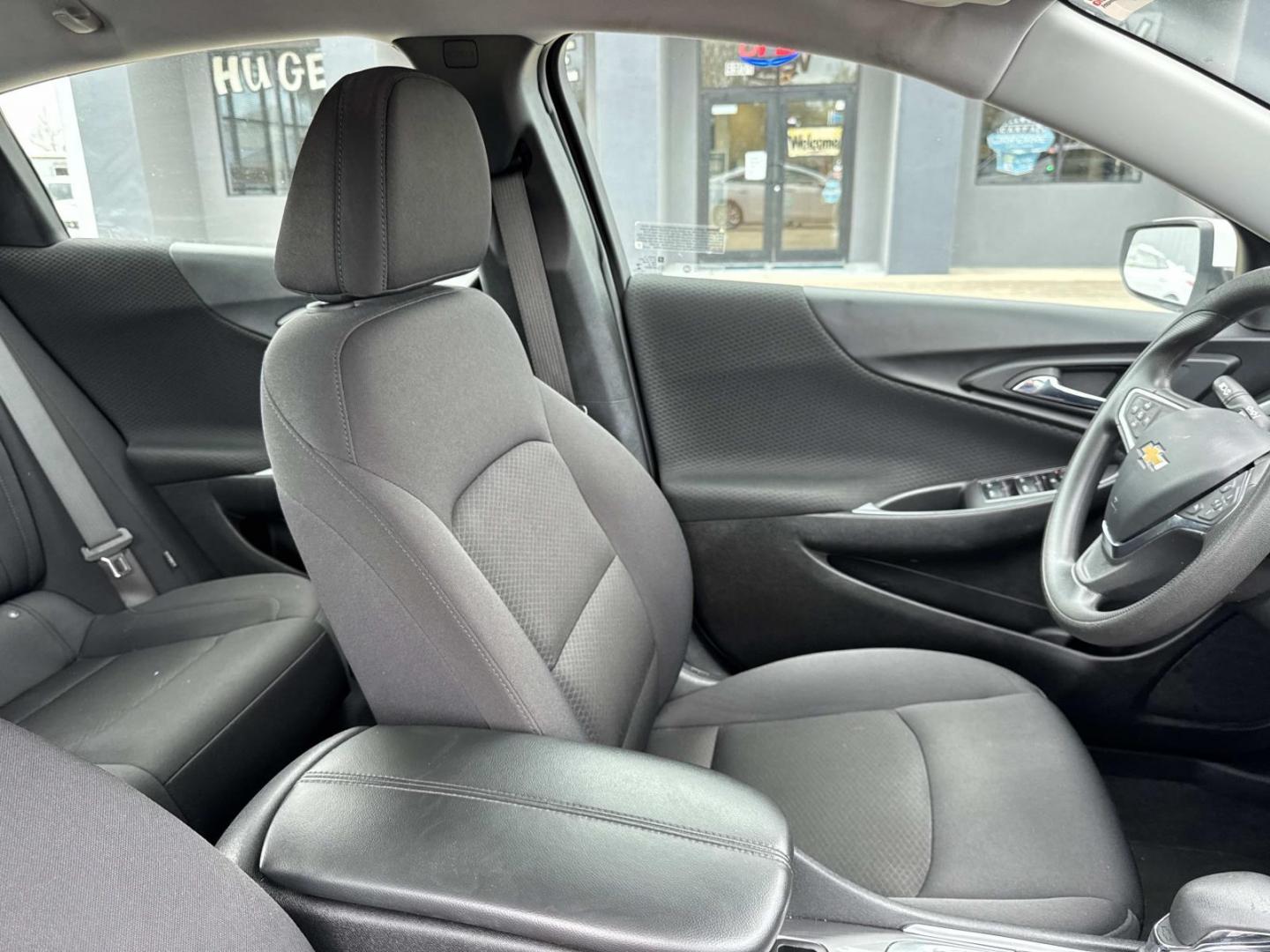 2023 White /Black Chevrolet Malibu 4dr Sdn 1LT (1G1ZD5ST1PF) , Automatic transmission, located at 6904 Johnston St., Lafayette, LA, 70503, (337) 988-1960, 30.143589, -92.100601 - Photo#9