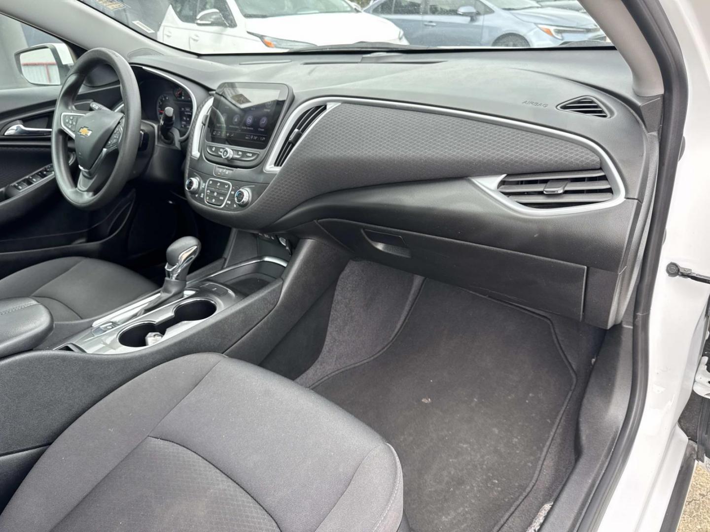 2023 White /Black Chevrolet Malibu 4dr Sdn 1LT (1G1ZD5ST1PF) , Automatic transmission, located at 6904 Johnston St., Lafayette, LA, 70503, (337) 988-1960, 30.143589, -92.100601 - Photo#11