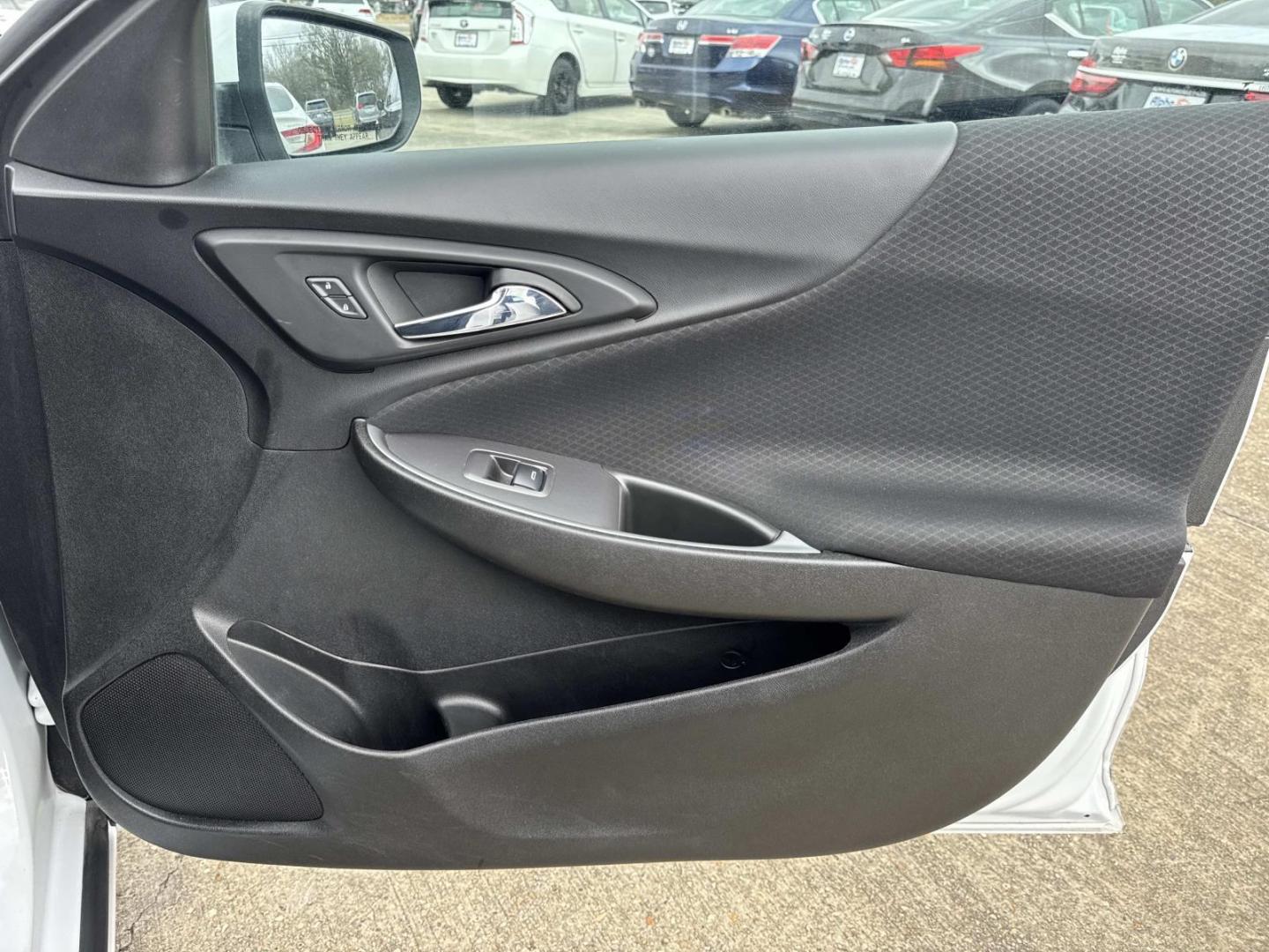 2023 White /Black Chevrolet Malibu 4dr Sdn 1LT (1G1ZD5ST1PF) , Automatic transmission, located at 6904 Johnston St., Lafayette, LA, 70503, (337) 988-1960, 30.143589, -92.100601 - Photo#12