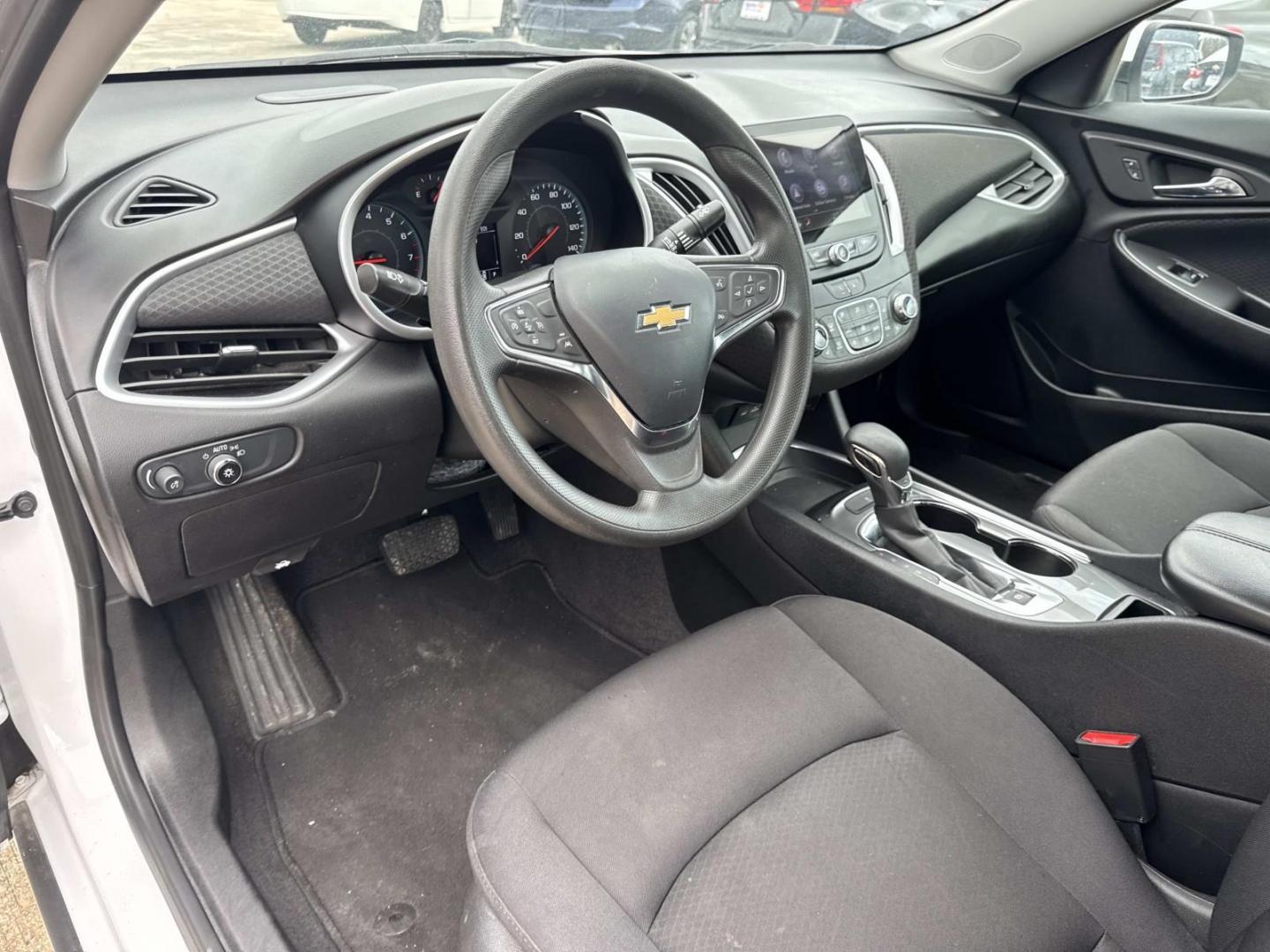 2023 White /Black Chevrolet Malibu 4dr Sdn 1LT (1G1ZD5ST1PF) , Automatic transmission, located at 6904 Johnston St., Lafayette, LA, 70503, (337) 988-1960, 30.143589, -92.100601 - Photo#16