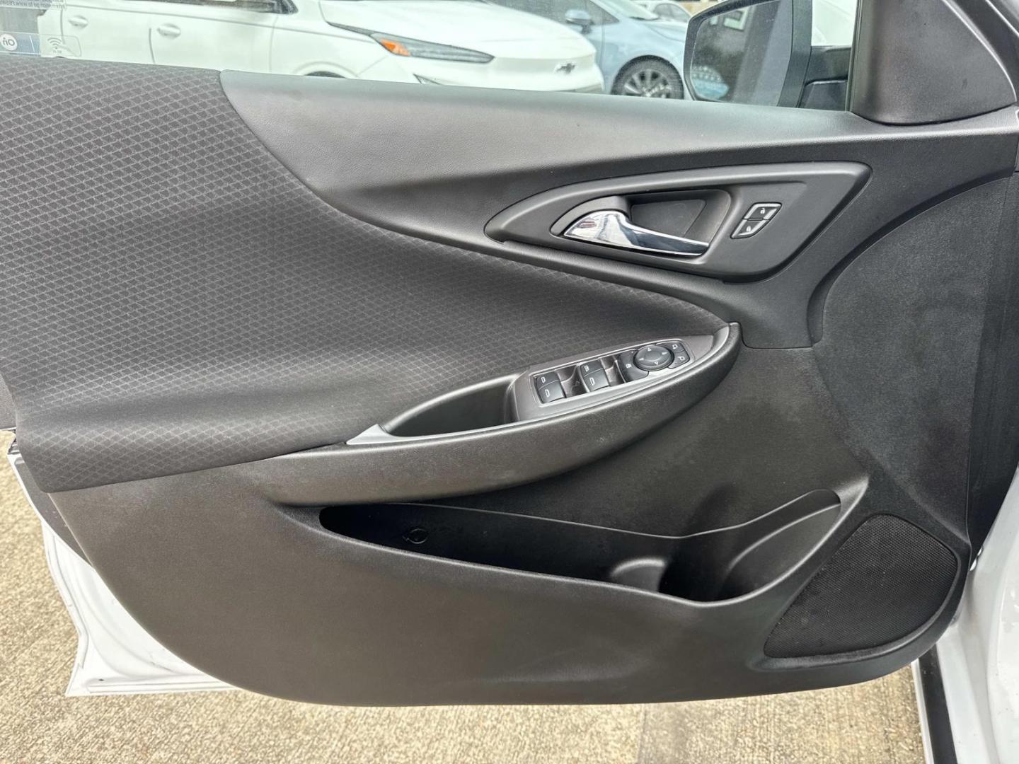 2023 White /Black Chevrolet Malibu 4dr Sdn 1LT (1G1ZD5ST1PF) , Automatic transmission, located at 6904 Johnston St., Lafayette, LA, 70503, (337) 988-1960, 30.143589, -92.100601 - Photo#17