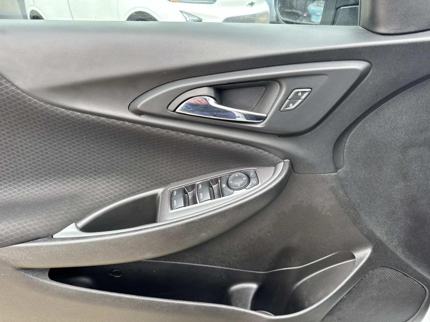 2023 White /Black Chevrolet Malibu 4dr Sdn 1LT (1G1ZD5ST1PF) , Automatic transmission, located at 6904 Johnston St., Lafayette, LA, 70503, (337) 988-1960, 30.143589, -92.100601 - Photo#18