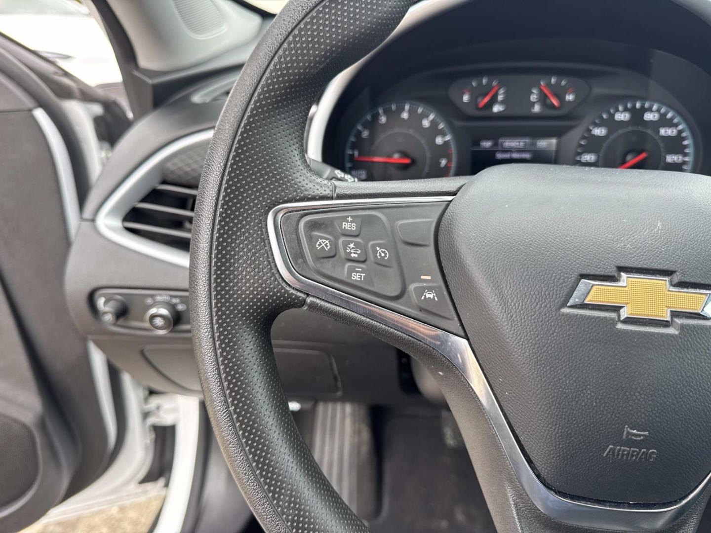 2023 White /Black Chevrolet Malibu 4dr Sdn 1LT (1G1ZD5ST1PF) , Automatic transmission, located at 6904 Johnston St., Lafayette, LA, 70503, (337) 988-1960, 30.143589, -92.100601 - Photo#21