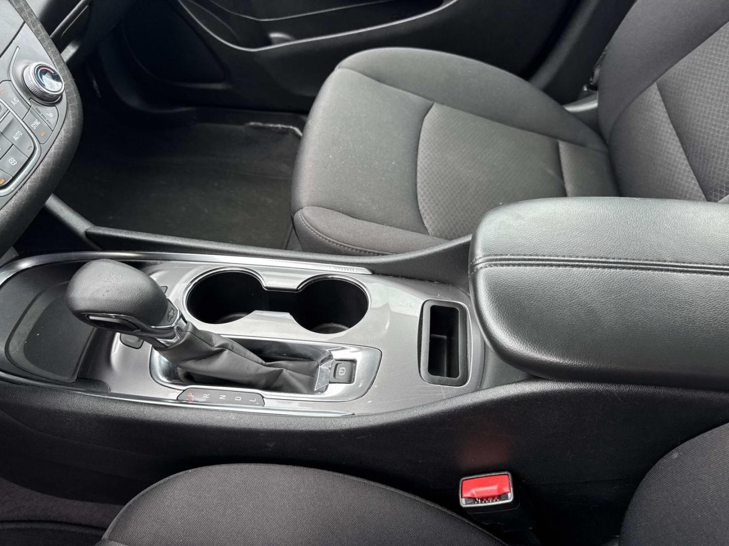 2023 White /Black Chevrolet Malibu 4dr Sdn 1LT (1G1ZD5ST1PF) , Automatic transmission, located at 6904 Johnston St., Lafayette, LA, 70503, (337) 988-1960, 30.143589, -92.100601 - Photo#26