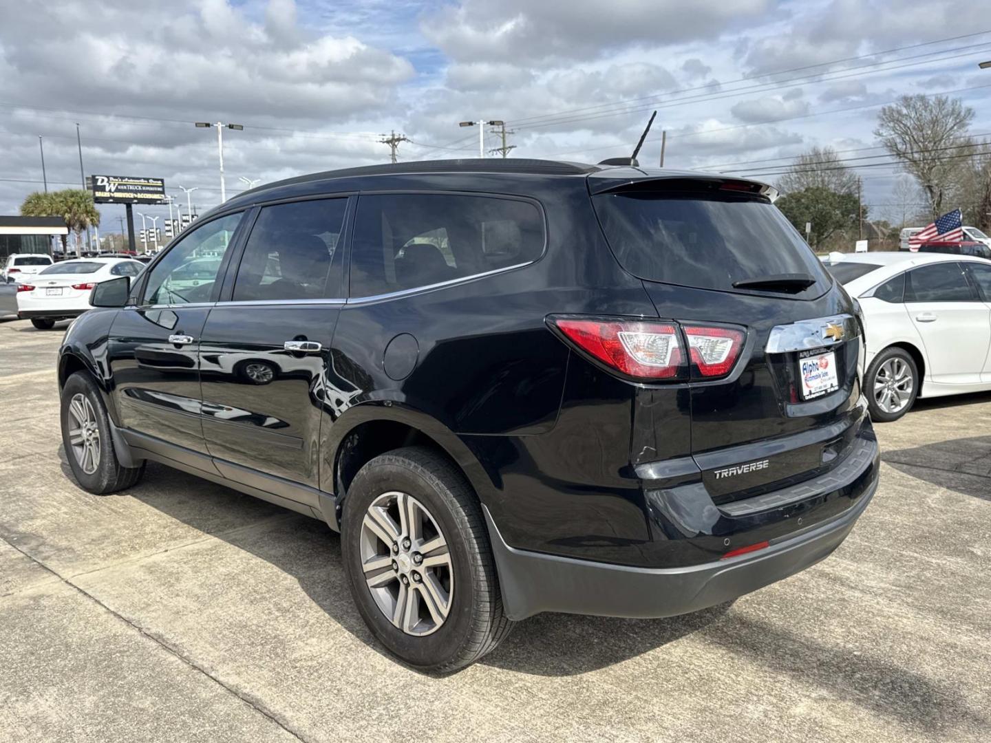 2017 Black /Black Chevrolet Traverse FWD 4dr LT w/1LT (1GNKRGKD7HJ) , Automatic transmission, located at 6904 Johnston St., Lafayette, LA, 70503, (337) 988-1960, 30.143589, -92.100601 - Photo#4