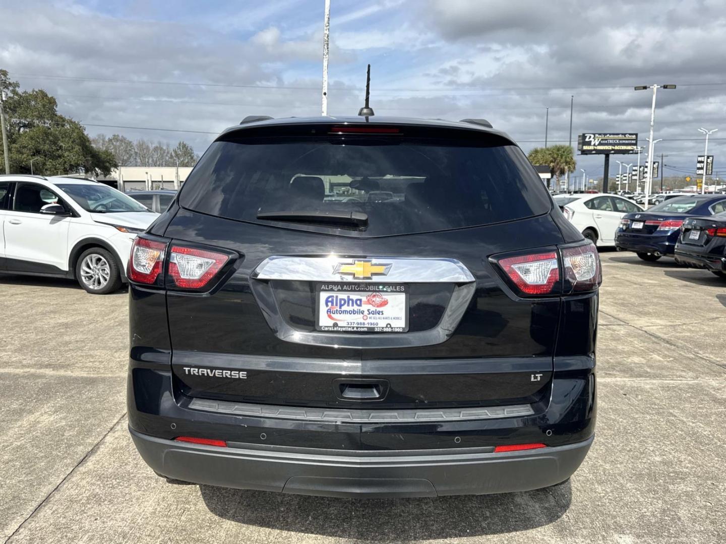 2017 Black /Black Chevrolet Traverse FWD 4dr LT w/1LT (1GNKRGKD7HJ) , Automatic transmission, located at 6904 Johnston St., Lafayette, LA, 70503, (337) 988-1960, 30.143589, -92.100601 - Photo#5