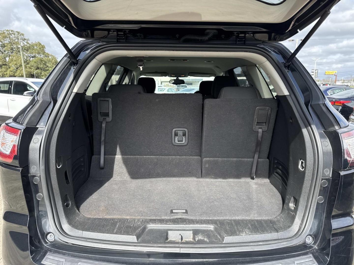 2017 Black /Black Chevrolet Traverse FWD 4dr LT w/1LT (1GNKRGKD7HJ) , Automatic transmission, located at 6904 Johnston St., Lafayette, LA, 70503, (337) 988-1960, 30.143589, -92.100601 - Photo#7