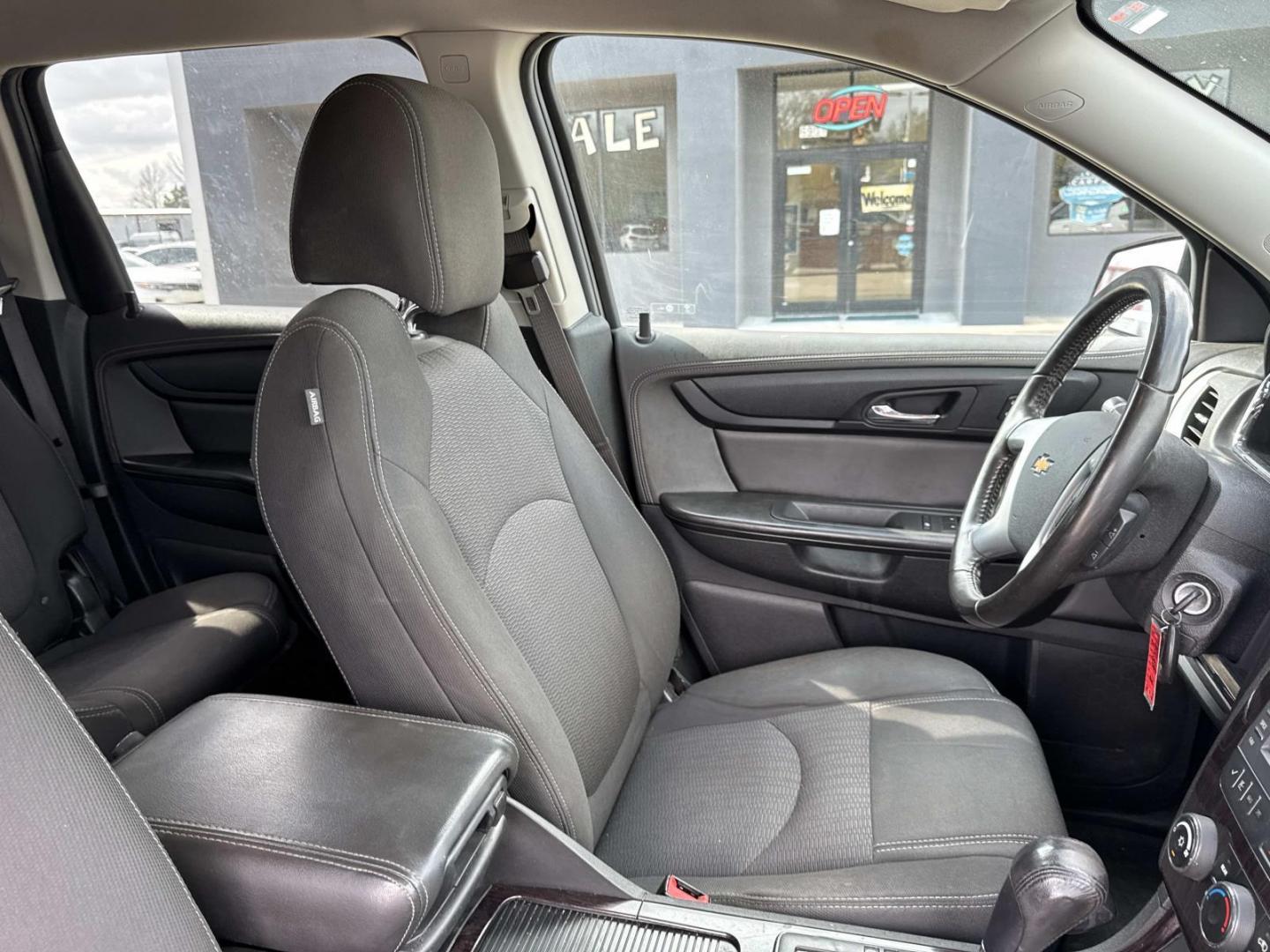 2017 Black /Black Chevrolet Traverse FWD 4dr LT w/1LT (1GNKRGKD7HJ) , Automatic transmission, located at 6904 Johnston St., Lafayette, LA, 70503, (337) 988-1960, 30.143589, -92.100601 - Photo#9