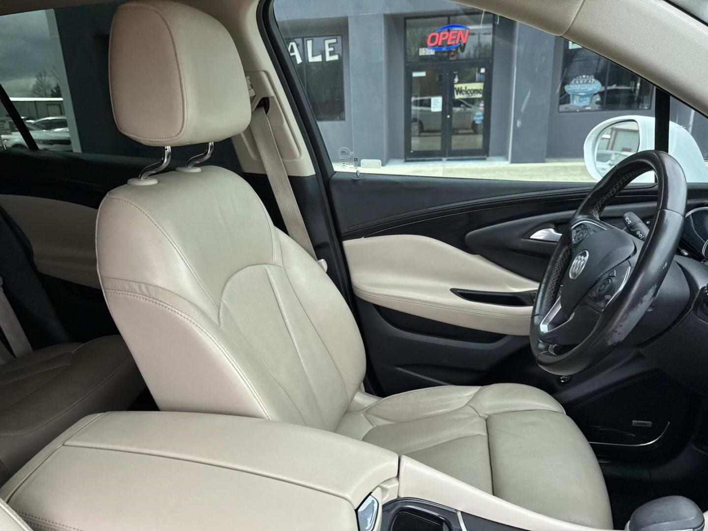 2017 White /Tan Buick Envision AWD 4dr Premium II (LRBFXFSX6HD) , Automatic transmission, located at 6904 Johnston St., Lafayette, LA, 70503, (337) 988-1960, 30.143589, -92.100601 - Photo#9