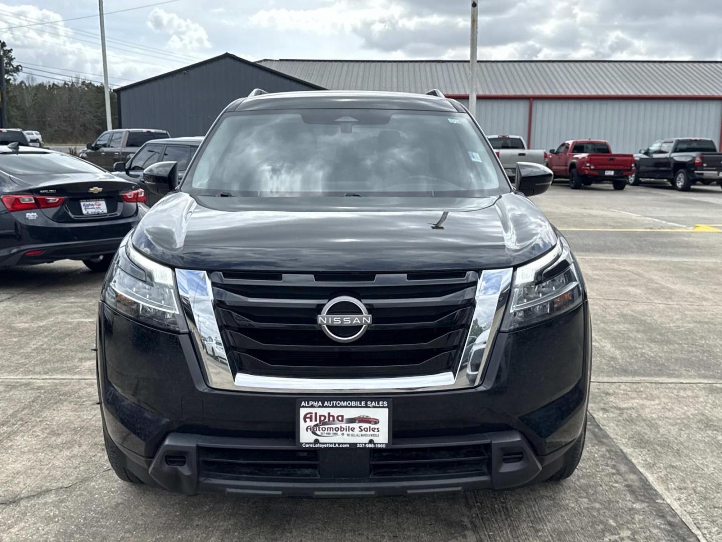 2022 Black /Light Gray Nissan Pathfinder SV 2WD (5N1DR3BA7NC) , Automatic transmission, located at 6904 Johnston St., Lafayette, LA, 70503, (337) 988-1960, 30.143589, -92.100601 - Photo#1