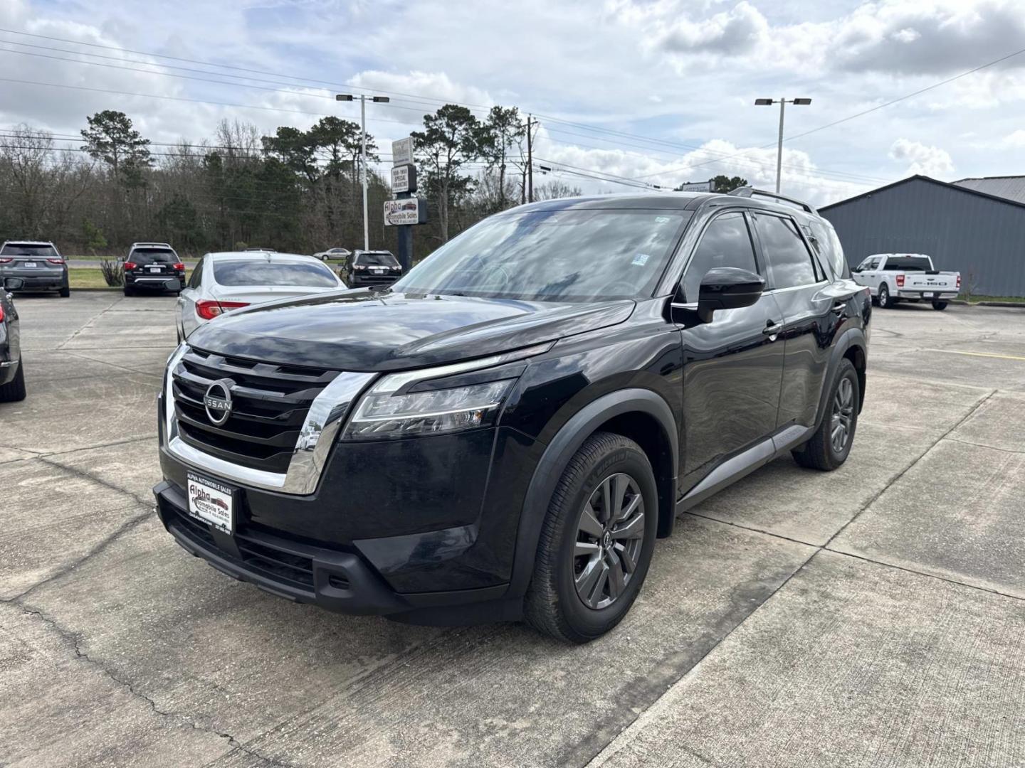 2022 Black /Light Gray Nissan Pathfinder SV 2WD (5N1DR3BA7NC) , Automatic transmission, located at 6904 Johnston St., Lafayette, LA, 70503, (337) 988-1960, 30.143589, -92.100601 - Photo#2