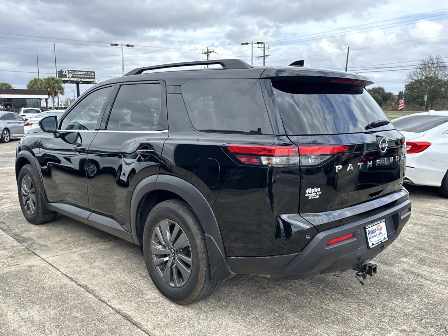 2022 Black /Light Gray Nissan Pathfinder SV 2WD (5N1DR3BA7NC) , Automatic transmission, located at 6904 Johnston St., Lafayette, LA, 70503, (337) 988-1960, 30.143589, -92.100601 - Photo#4
