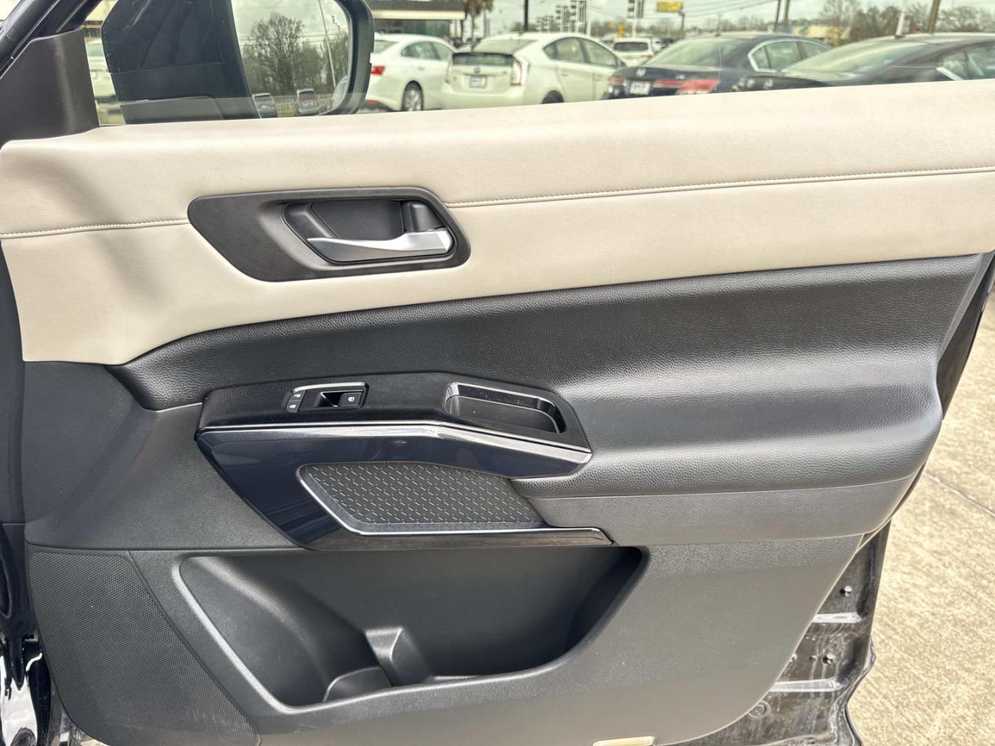 2022 Black /Light Gray Nissan Pathfinder SV 2WD (5N1DR3BA7NC) , Automatic transmission, located at 6904 Johnston St., Lafayette, LA, 70503, (337) 988-1960, 30.143589, -92.100601 - Photo#12