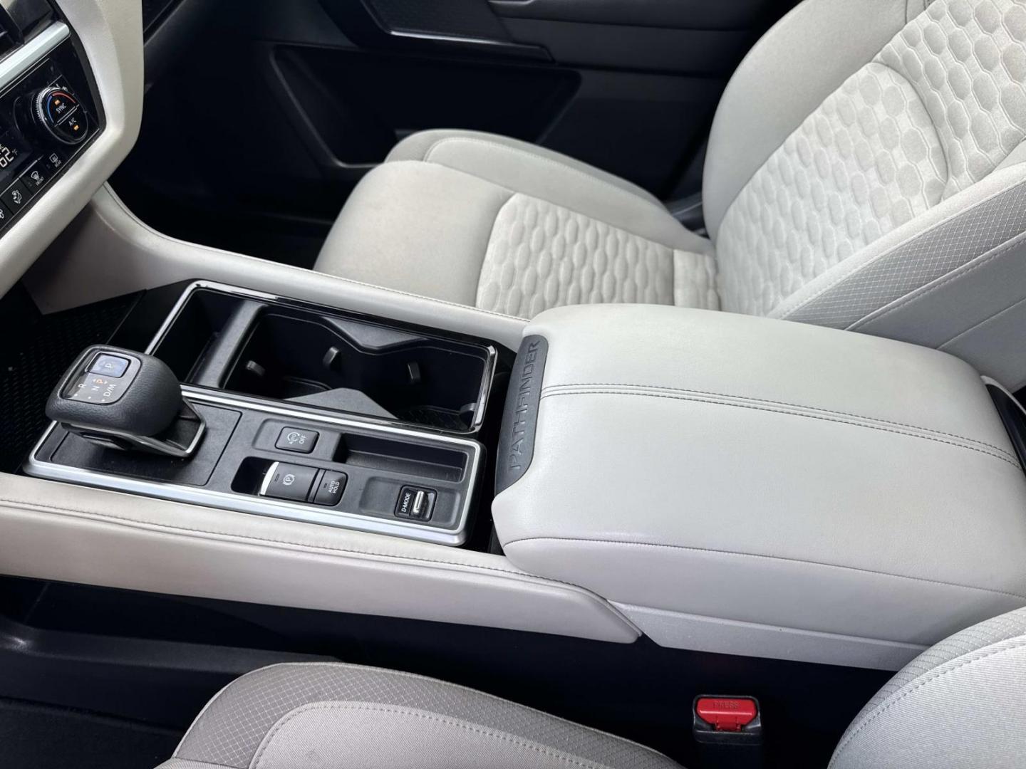 2022 Black /Light Gray Nissan Pathfinder SV 2WD (5N1DR3BA7NC) , Automatic transmission, located at 6904 Johnston St., Lafayette, LA, 70503, (337) 988-1960, 30.143589, -92.100601 - Photo#27