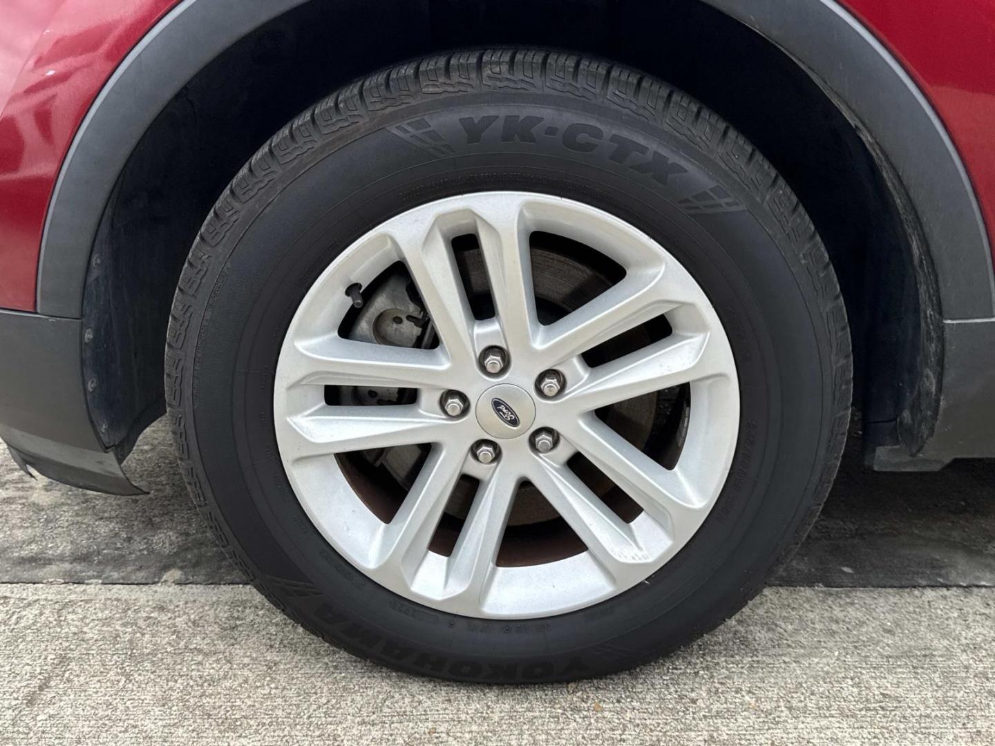 2016 Red /Black Ford Explorer FWD 4dr XLT (1FM5K7D8XGG) , Automatic transmission, located at 6904 Johnston St., Lafayette, LA, 70503, (337) 988-1960, 30.143589, -92.100601 - Photo#3