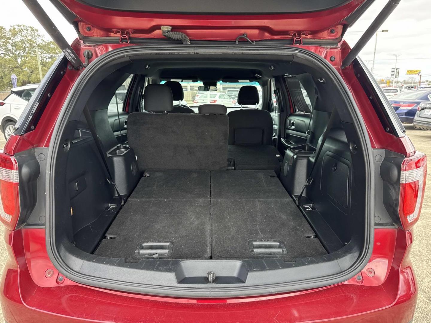 2016 Red /Black Ford Explorer FWD 4dr XLT (1FM5K7D8XGG) , Automatic transmission, located at 6904 Johnston St., Lafayette, LA, 70503, (337) 988-1960, 30.143589, -92.100601 - Photo#7