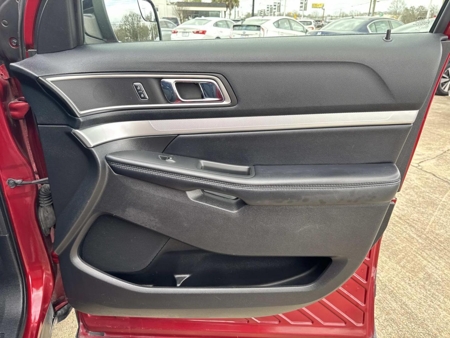 2016 Red /Black Ford Explorer FWD 4dr XLT (1FM5K7D8XGG) , Automatic transmission, located at 6904 Johnston St., Lafayette, LA, 70503, (337) 988-1960, 30.143589, -92.100601 - Photo#12