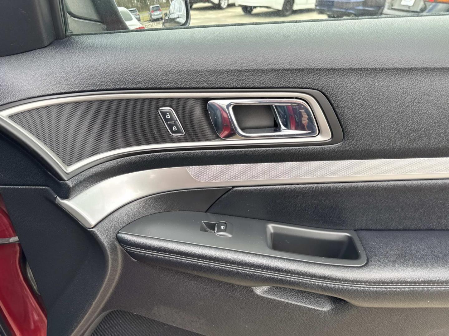 2016 Red /Black Ford Explorer FWD 4dr XLT (1FM5K7D8XGG) , Automatic transmission, located at 6904 Johnston St., Lafayette, LA, 70503, (337) 988-1960, 30.143589, -92.100601 - Photo#13