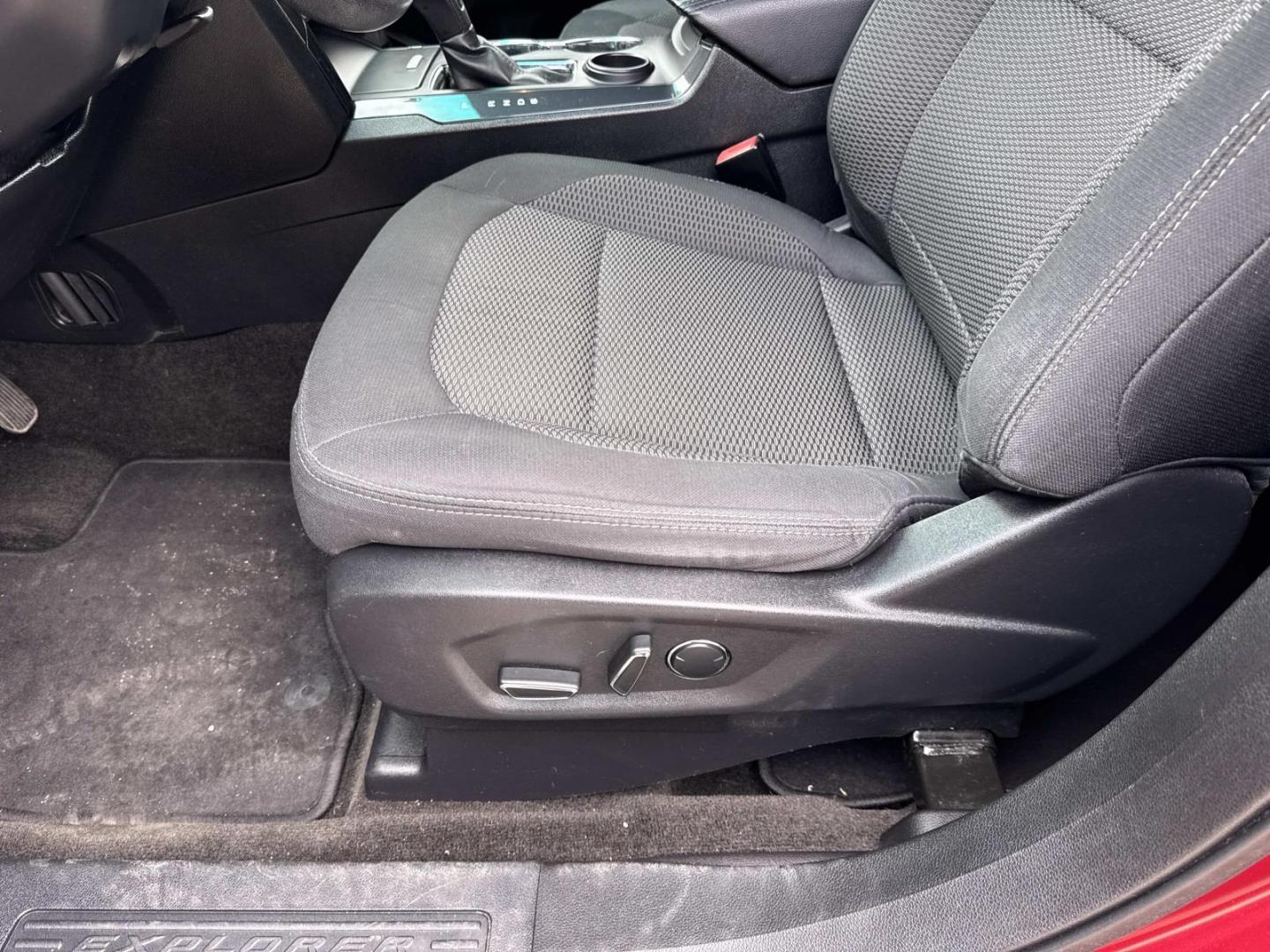 2016 Red /Black Ford Explorer FWD 4dr XLT (1FM5K7D8XGG) , Automatic transmission, located at 6904 Johnston St., Lafayette, LA, 70503, (337) 988-1960, 30.143589, -92.100601 - Photo#15