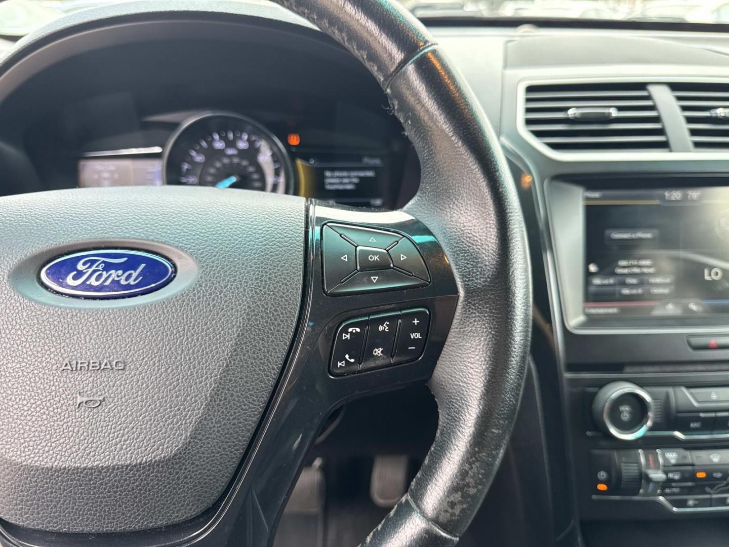 2016 Red /Black Ford Explorer FWD 4dr XLT (1FM5K7D8XGG) , Automatic transmission, located at 6904 Johnston St., Lafayette, LA, 70503, (337) 988-1960, 30.143589, -92.100601 - Photo#22