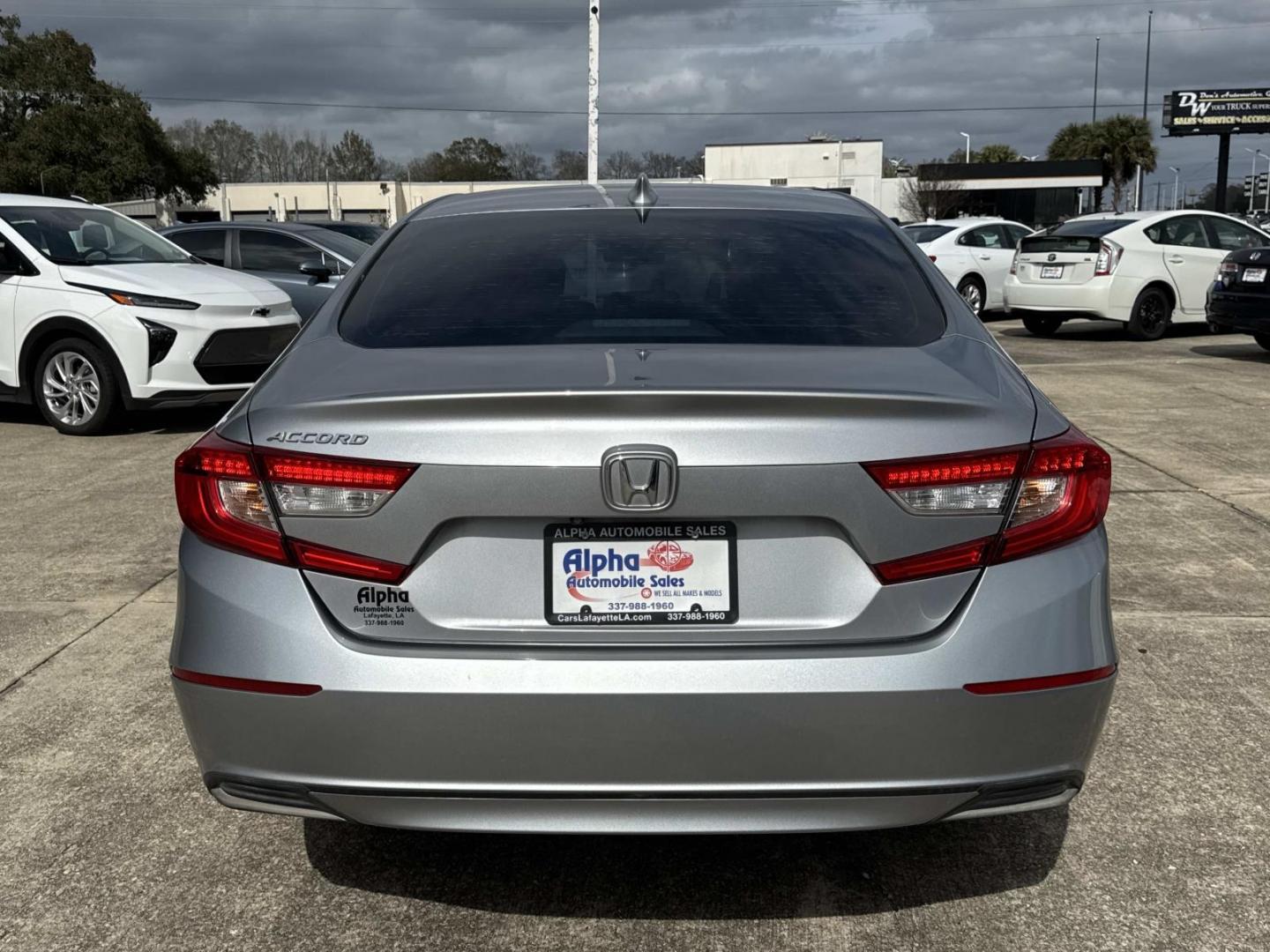 2018 Silver /Black Honda Accord Sedan EX 1.5T CVT (1HGCV1F44JA) , Automatic transmission, located at 6904 Johnston St., Lafayette, LA, 70503, (337) 988-1960, 30.143589, -92.100601 - Photo#5