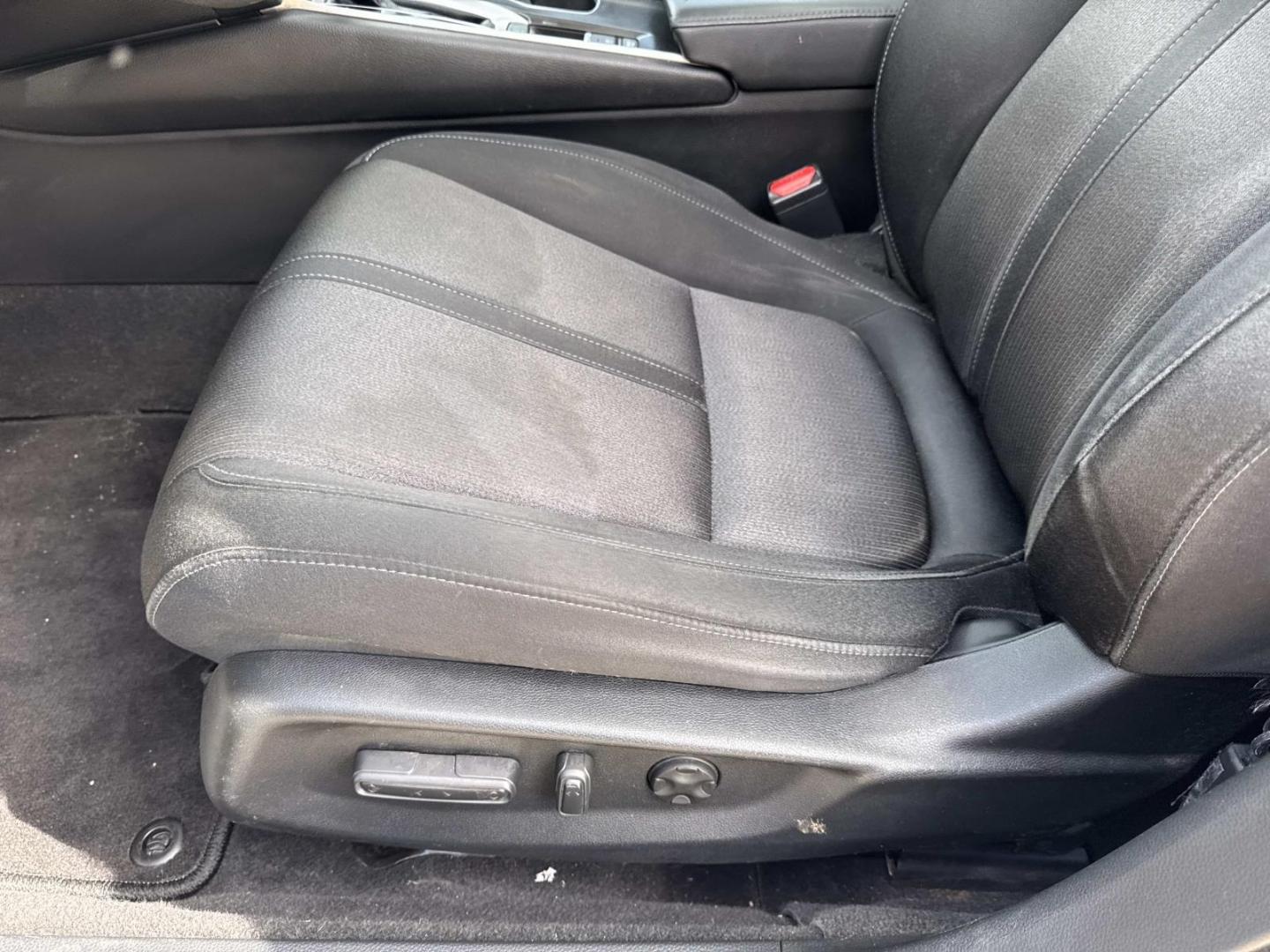 2018 Silver /Black Honda Accord Sedan EX 1.5T CVT (1HGCV1F44JA) , Automatic transmission, located at 6904 Johnston St., Lafayette, LA, 70503, (337) 988-1960, 30.143589, -92.100601 - Photo#15