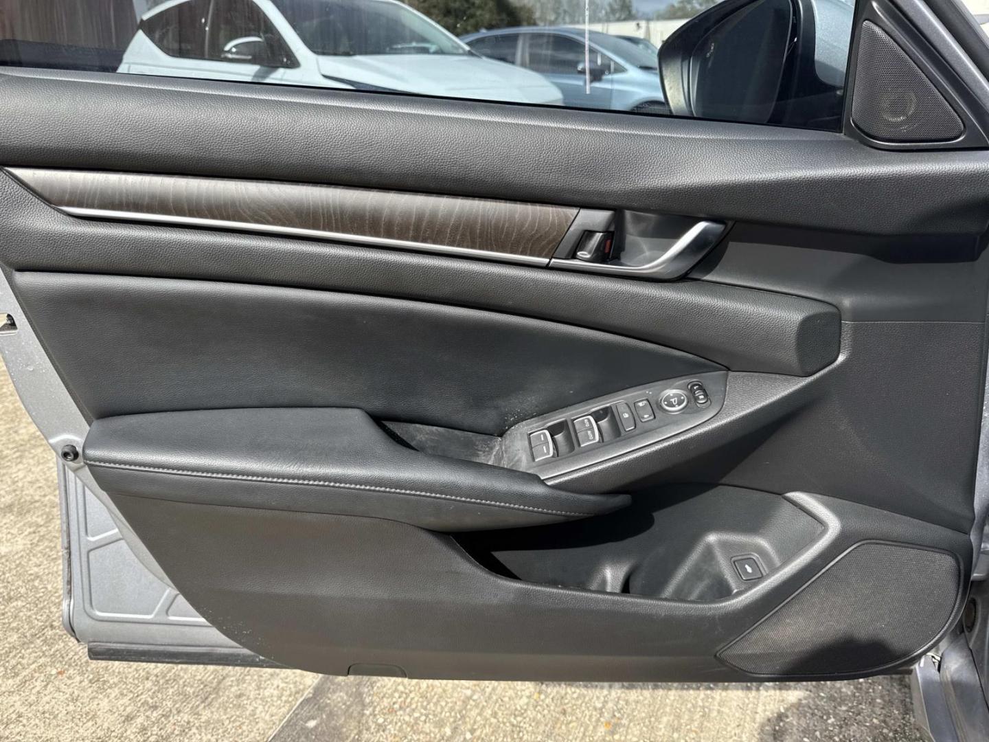 2018 Silver /Black Honda Accord Sedan EX 1.5T CVT (1HGCV1F44JA) , Automatic transmission, located at 6904 Johnston St., Lafayette, LA, 70503, (337) 988-1960, 30.143589, -92.100601 - Photo#17