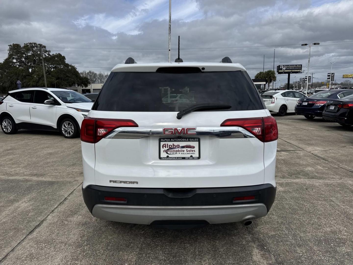2018 White /Black GMC Acadia FWD 4dr SLE w/SLE-2 (1GKKNLLA9JZ) , Automatic transmission, located at 6904 Johnston St., Lafayette, LA, 70503, (337) 988-1960, 30.143589, -92.100601 - Photo#5